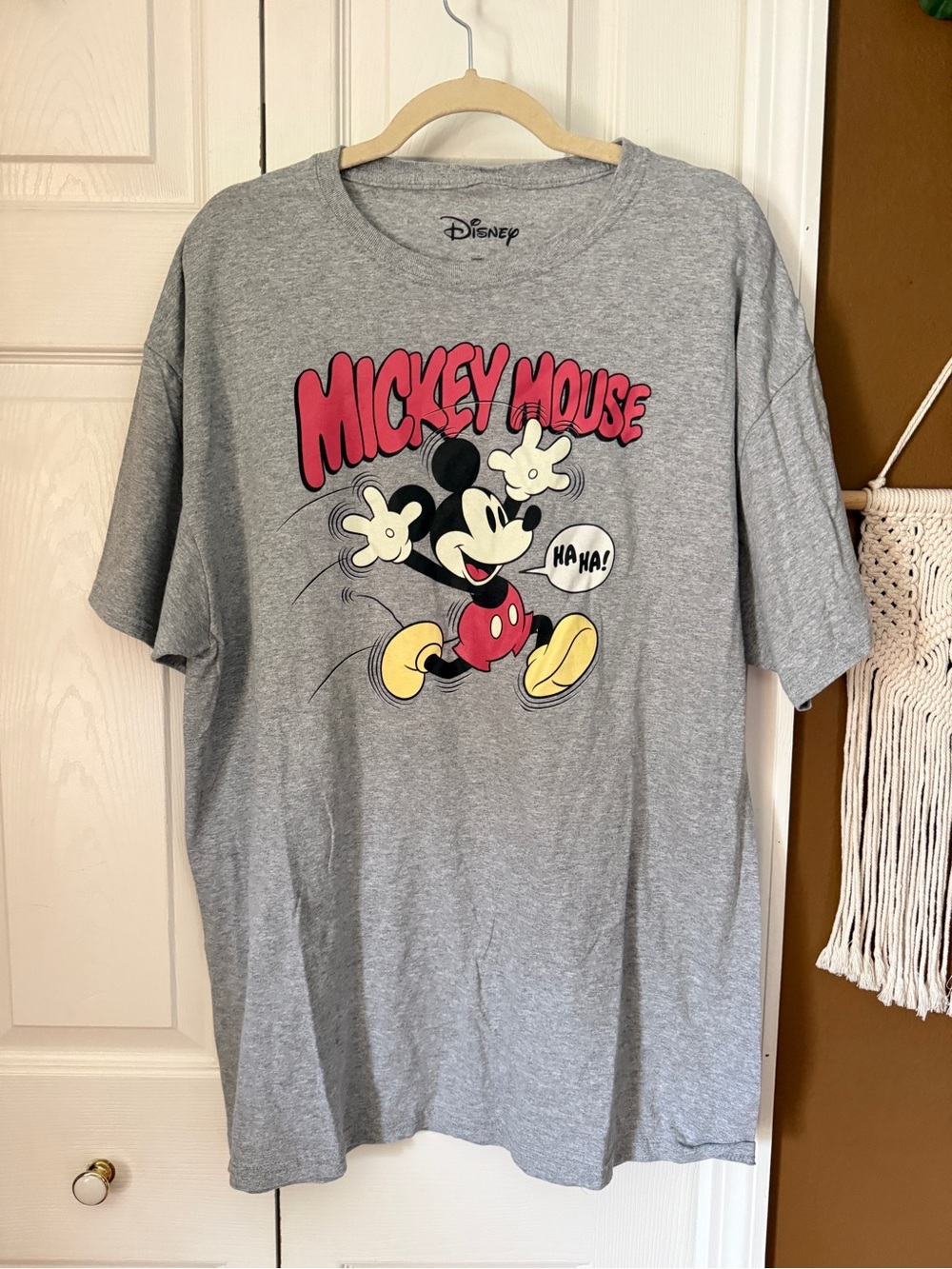 Disney Mickey Mouse Gray Graphic T-Shirt / Size XL